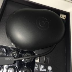 Black Powerbeats 3
