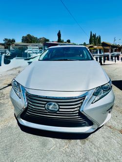 2016 Hybrid Lexus ES300h