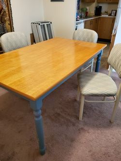 Dining room table with 4 chairs