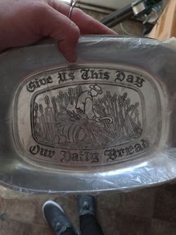 4 Metal Dishes