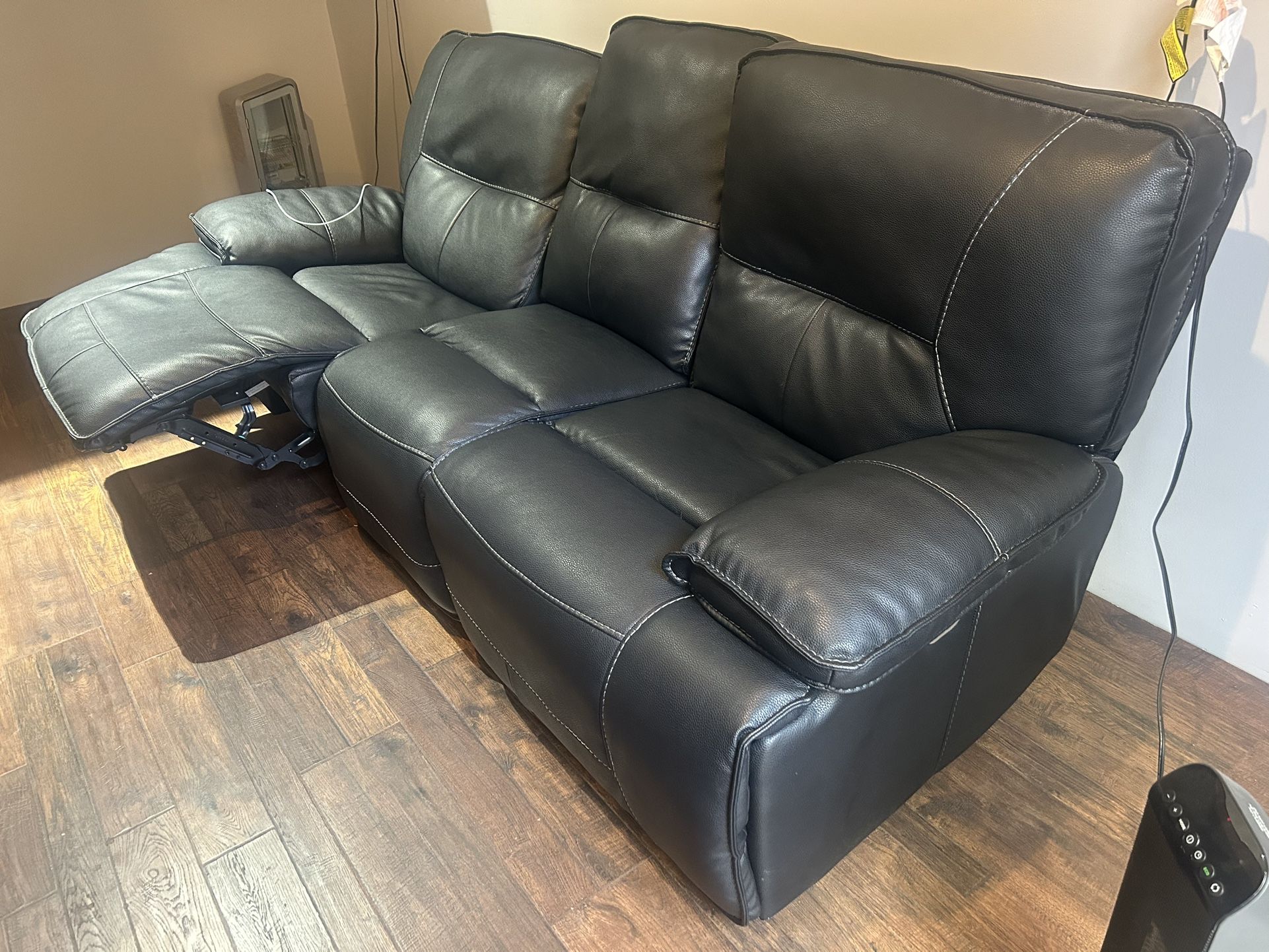 Beautiful Recliner! NEED GONE ASAP