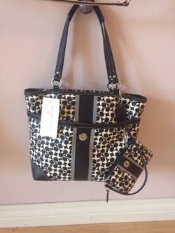 Coach purse with wristlet