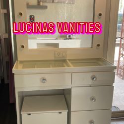 White Glasstop Vanity Set 