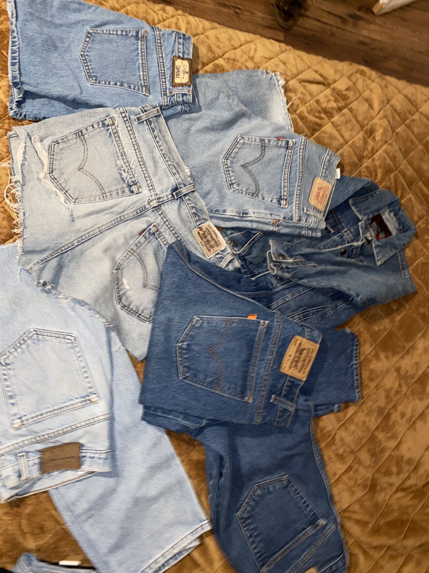 VINTAGE DENIM Levi’s , Gap , Calvin Klein Etc Selling As Bundle 