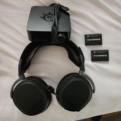 Steel Series Wireless Headphones 