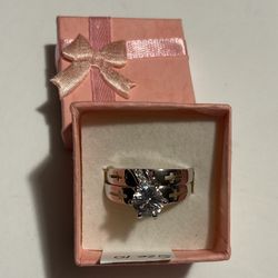NEW Beautiful Size 10 Wedding Ring Set Cross Designs On Sides
