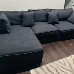 FREE DELIVERY AVAILABLE!! Ashley Furniture “Gamaliel” Sectional! Like new!