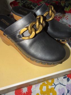 MK clogs