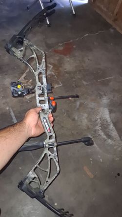 Blackout bow and target