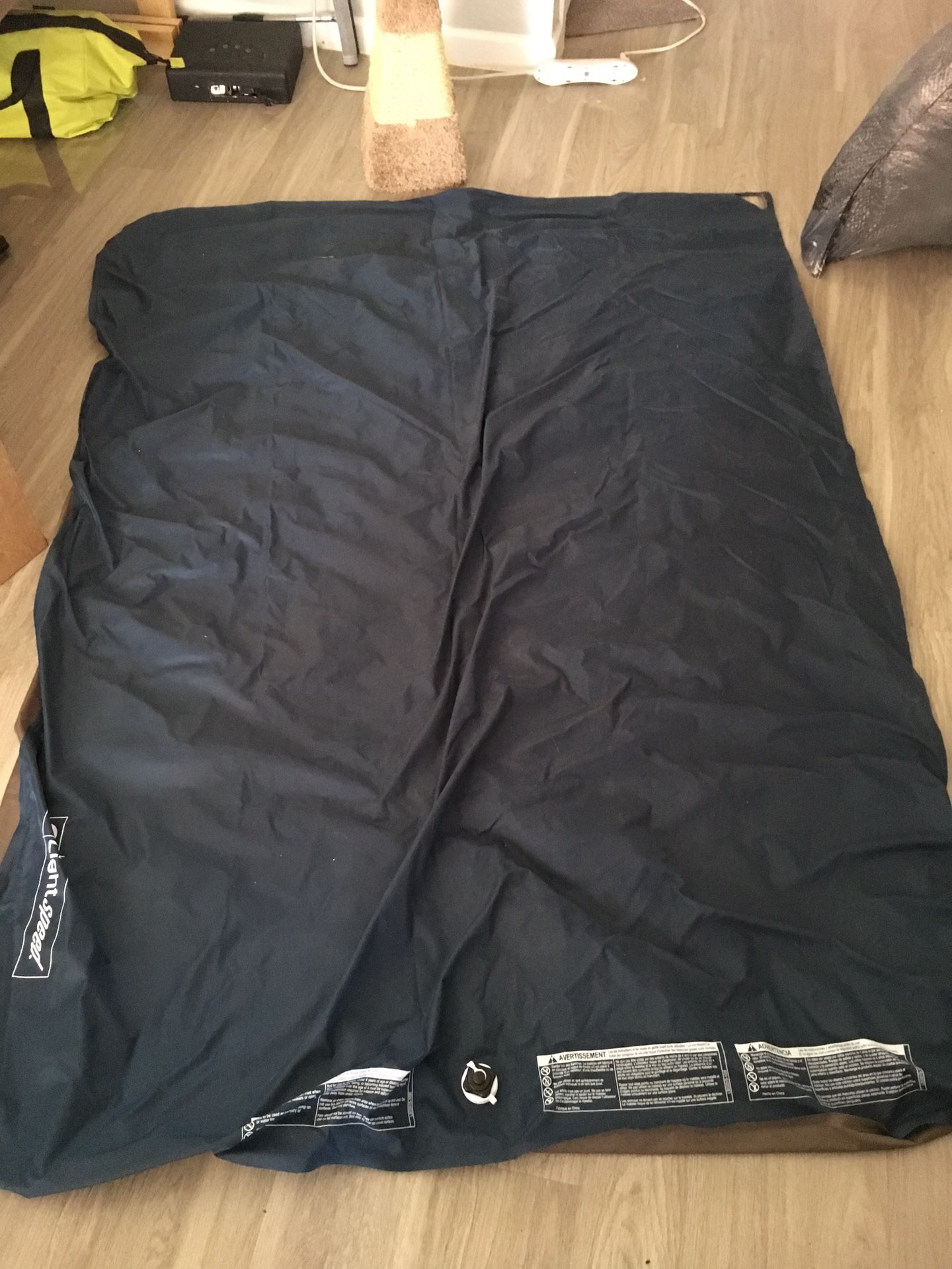 Twin air mattress with pump - like new