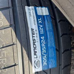 305 35 24 New Tires Set 