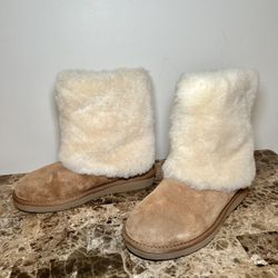 UGG suede beige fur boots size 8.  Rare  