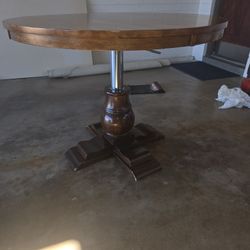 Adjustable Height Round Table,  AWESOME!!