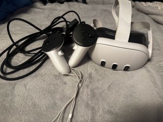 Meta Quest 3 VR Headset with Controllers and Link cable