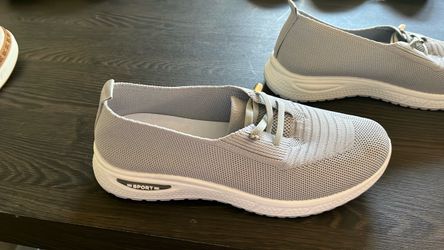Knit loafers. Size 10