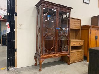 French Provincial Chippendale Style Display Hutch w/ Octagonal Glass Details