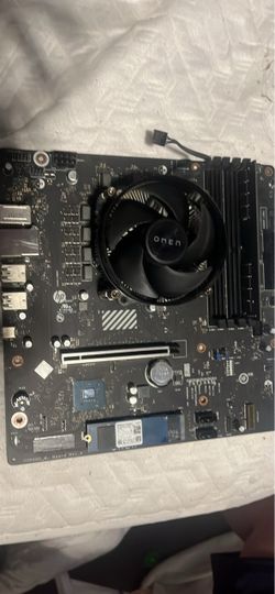 Mother board with 16gb ddr4 ram i5 10400f and a 512gb ssd