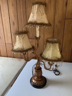 Victorian style table top lamp