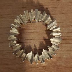 Vintage Wreath Brooch Gold Tone Pin
