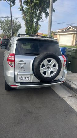 Toyota rav4 2011 título limpio