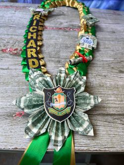 Graduation leis