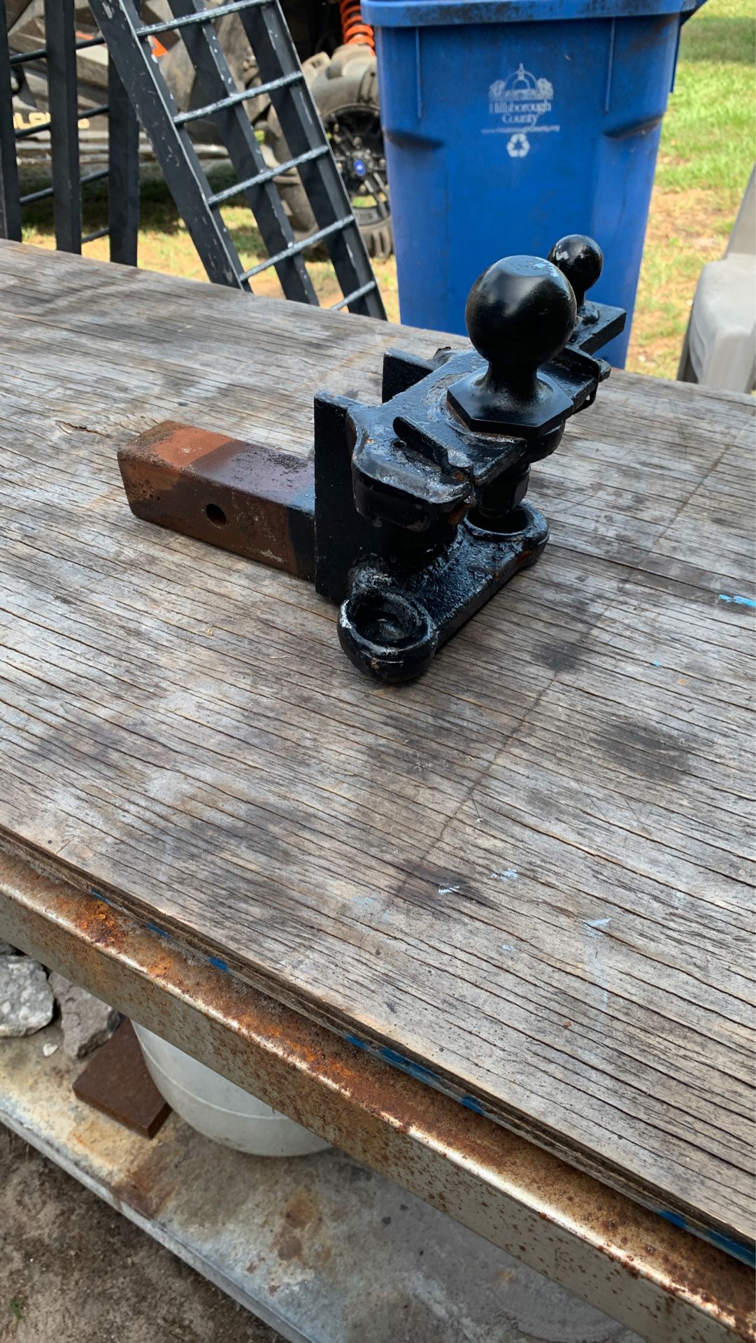 Trailer hitch receiver