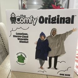 THE COMFY Original | Sherpa Lined Microfiber Fleece Wearable Blanket, Oversized Design with Hood and Pocket from Shark Tank