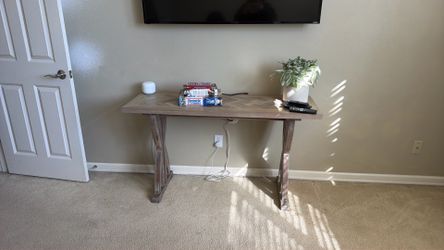 Console Table/Entry Table
