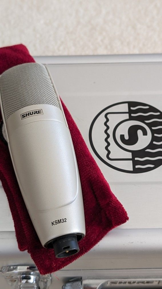 Shure KSM32 Studio Condenser Microphone