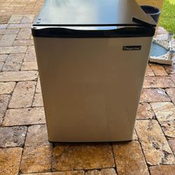 Magic Shelf Mini Fridge 