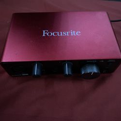 Audio Interface Scarlett Solo Focusrite (Music Studio Equipment )