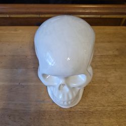 White acrylic skull 💀