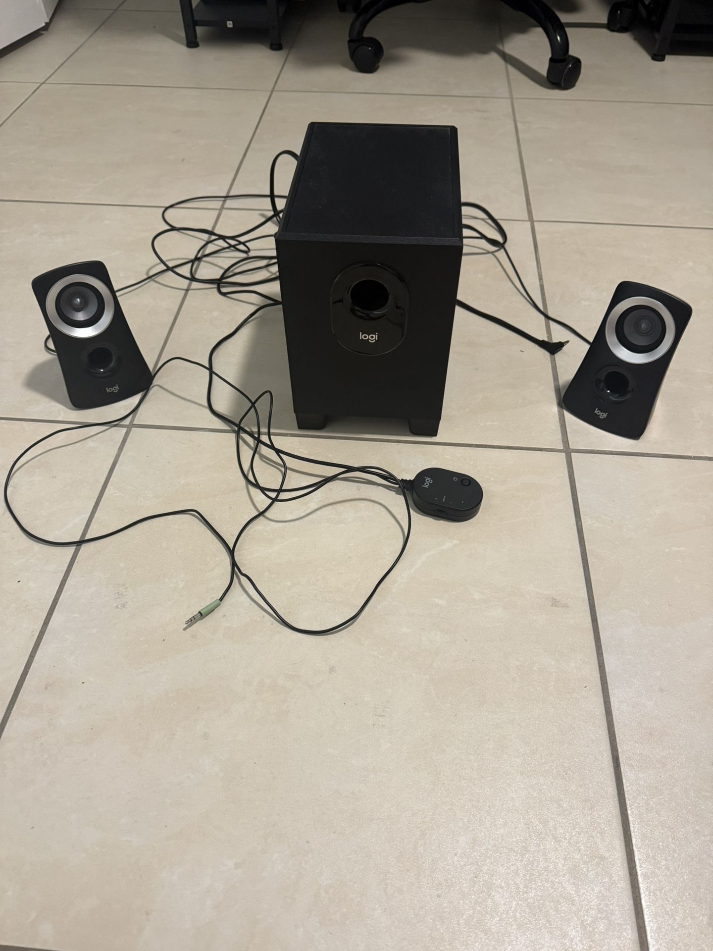 Logitech Z313 Speakers