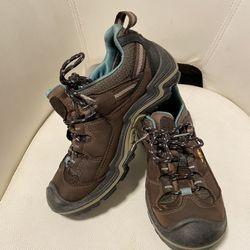 Keen Woman Sneakers Size 7.5