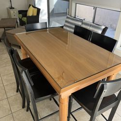 Dining Table and 6 Chairs