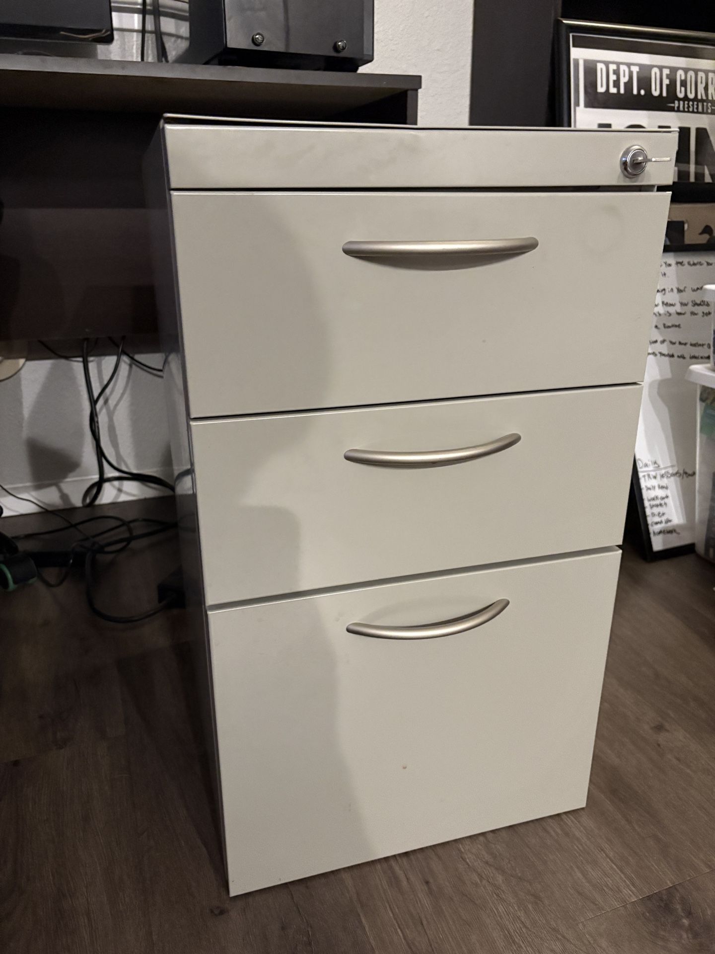 Metal Locking Filing Cabinet 80 OBO
