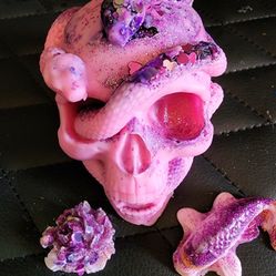 Lavender Skull With 2 Melts
