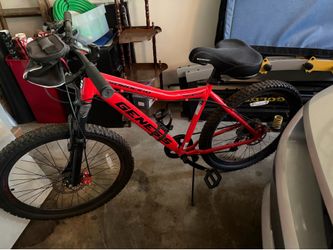 Genesis Saracino bike