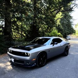 Dodge Challenger SRT  Car (Negotiable)