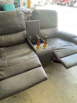 Recliner sofa ( perfect shape)