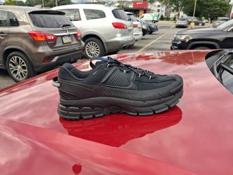 Brand New And Original Men's Nike Zoom Vomero Sneakers Sizes 12