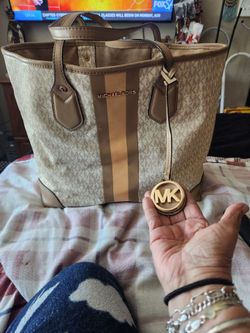 Michael kors tote