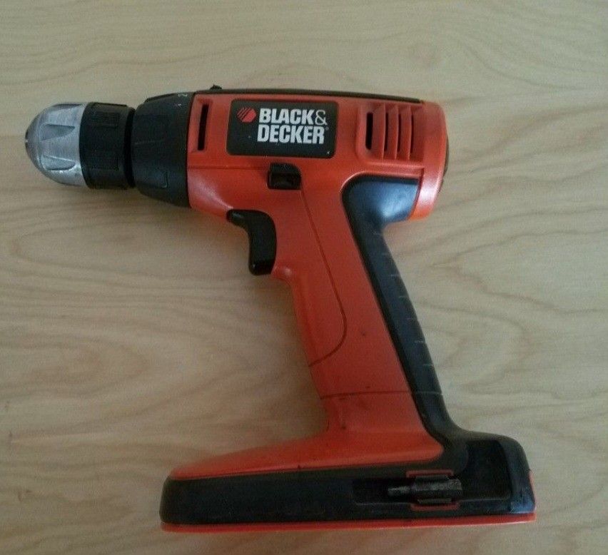Bkack & Decker Charger, Drill, and one Battery