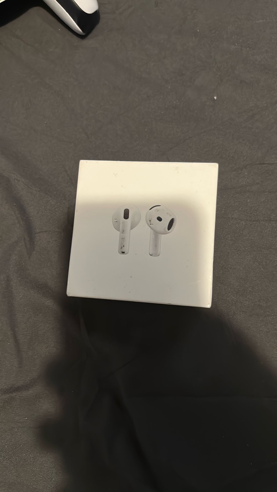 AirPods 4