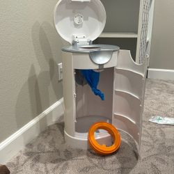 Munchkin Diaper Pail With One And A Half Refills