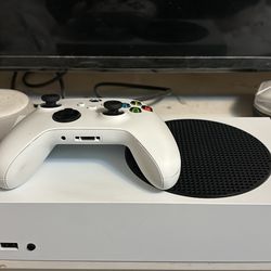 Xbox Series S All Digital Gaming