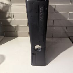 Xbox 360 Slim 250GB Console