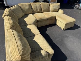 6 Seat Drexel Heritage Curved Sectional Sofa w/ Chaise
