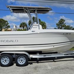 2017 Robalo R200 