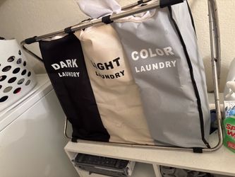 Laundry hamper